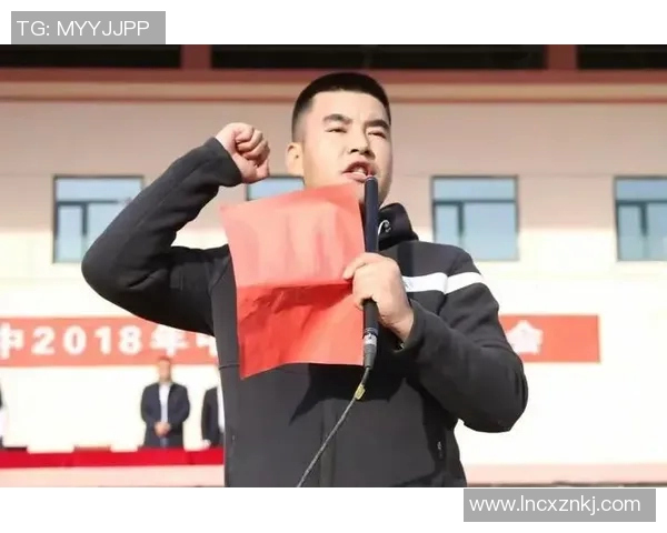 足球明星助力中考拼搏精神激励学子勇往直前追逐梦想