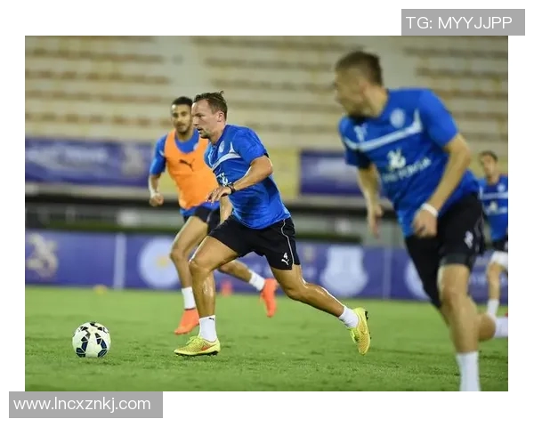 足球明星挖地道视频揭秘背后的故事与训练挑战