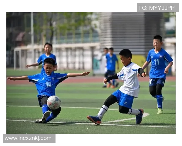 中国足球联赛赛事发展现状与未来前景分析及其对青少年足球的影响