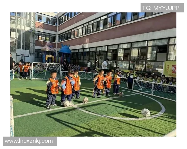 宅家期间的足球明星们都在做些什么呢揭秘他们的日常生活与趣味活动